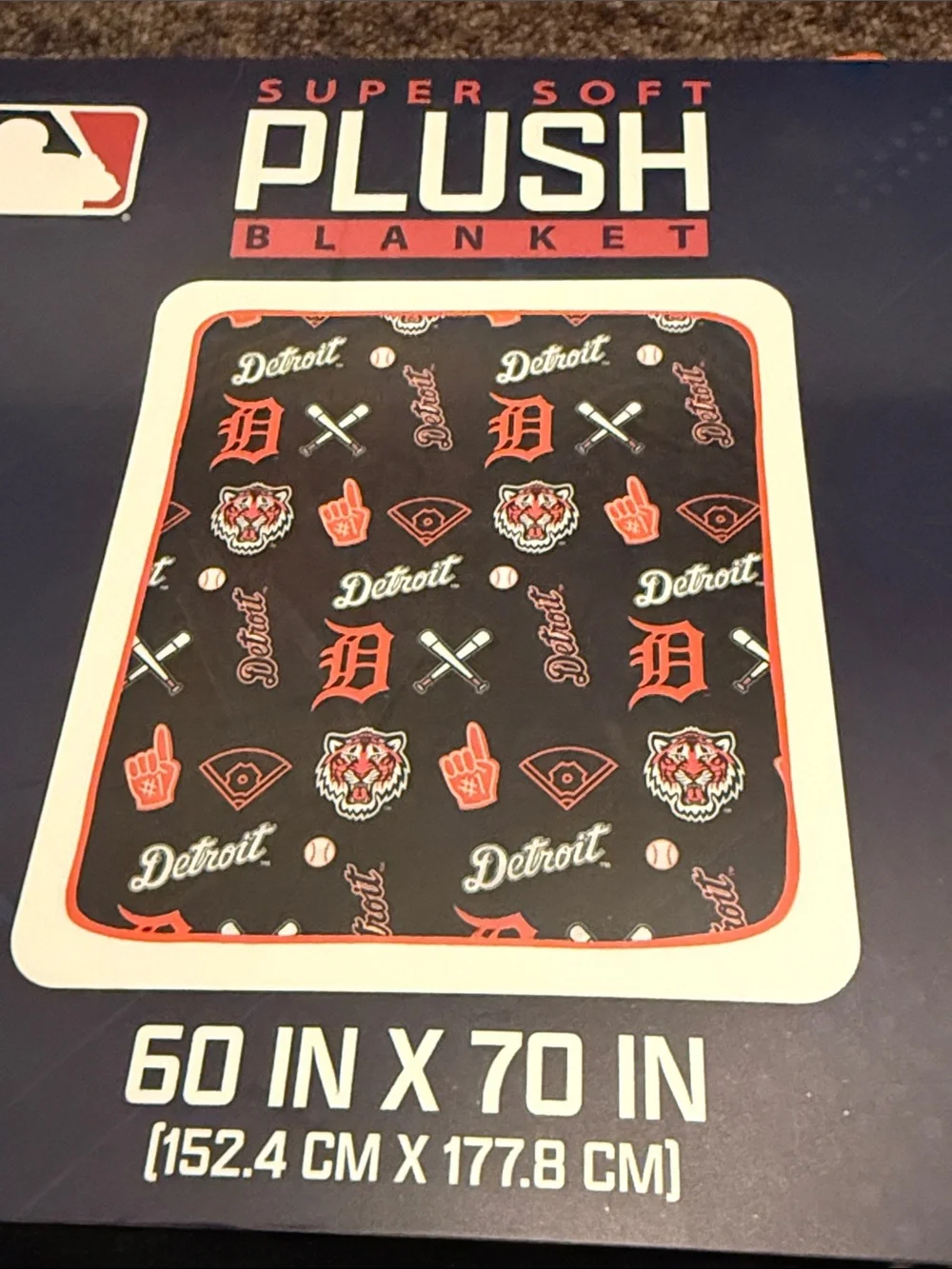 MLB Detroit Tigers Plush Blanket - Black, Orange & White